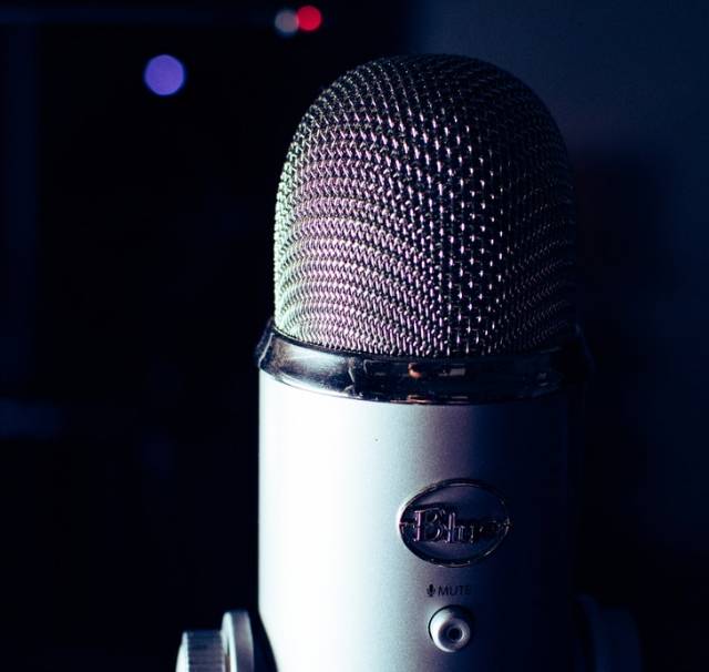 Mind you voice: Silver Blue Yeti microphone